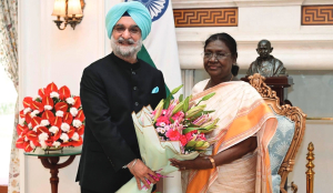 LG Taranjit Singh Sandhu meets President Murmu