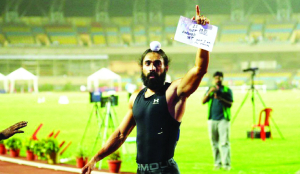 Lieutenant Governor Taranjit Singh Sandhu praises Gurindervir Singh after record sprint