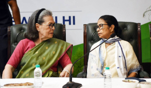 Mamata Banerjee meets Sonia Gandhi regarding growing crisis in TMC