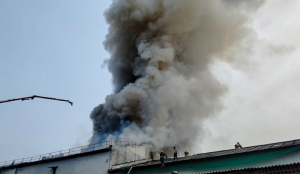 Massive fire breaks out at cold storage unit in Lucknow; firefighters battle blaze