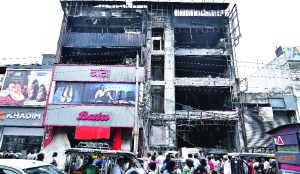 Massive fire guts Vijay Sales showroom in Uttam Nagar