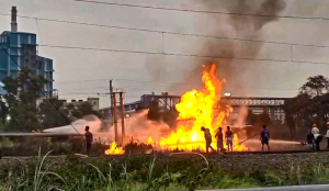 Massive Naphtha Pipeline fire at Haldia Petrochemicals leaves 3 dead, over 40 injured
