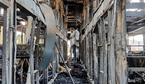 Massive tragedy averted as Bengaluru-Rajkot luxury bus catches fire near Vashi Bridge