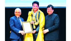Mauritius President honours VIT vice-president Viswanathan