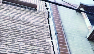 MCD orders demolition of building in Gandhi Nagar after it develops tilt