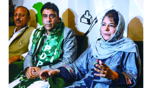 Mehbooba slams Omar for ruling out Article 370 return