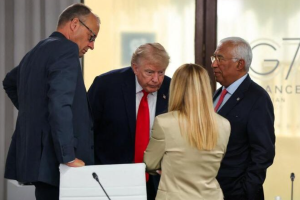Meloni rejects Trump’s ‘begged for a photo’ claim, diplomatic tensions rise