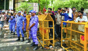 Metro curbs across Capital hit daily life