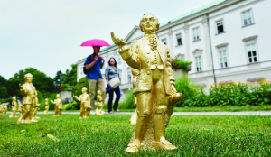 Mini-Mozart heist: 210 statuettes stolen from tribute