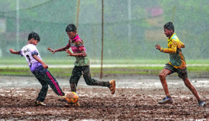 Monsoon 5-6 days away; Delhi, UP reel under intense heat