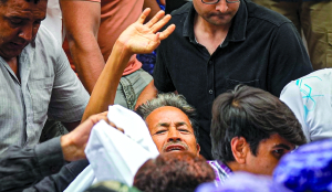 Morning drama: Police remove Wangchuk