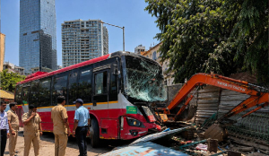 Mumbai: 1 Killed, 3 injured as BEST bus rams into multiple vehicles in Dadar