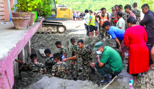 Nepal opens doors to international aid