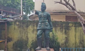 Netaji statue 'vandalised' in Kolkata day after Bengal CM's warning over derogatory remarks