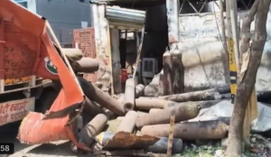 Okhla godown blast: Oxygen cylinder explodes during unloading, one dead
