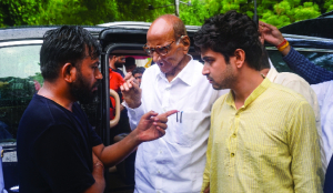 Opposition leaders back student protests