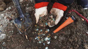 Pakistan archaeologists find rare coins, stones