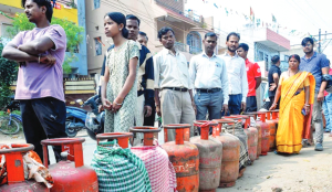 Panic booking triggers LPG rush, long queues