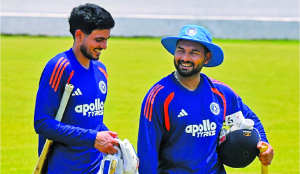 Pant trying too much, should control strokes: Sharma
