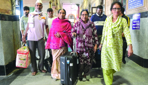 Pilgrims stranded in Tibet head to Nepal