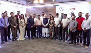 PM Modi meets Indian diaspora in Seychelles