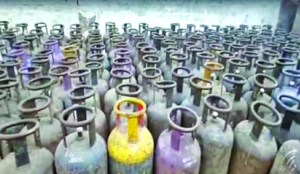 Police bust LPG racket in Mundka storing 610 cylinders