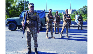 Policeman shot dead, another abducted in northwest Pakistan