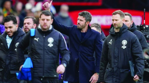 Premier League: Man United stuns Man City