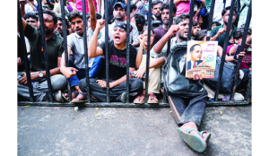 Prepared for tear gas: Protesters turn up in swimming goggles, N95 masks at Jantar Mantar