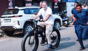 Rahul Gandhi bats for woman CM in Kerala, crowd cheers