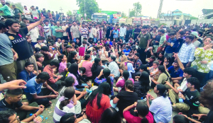 Rape claim sparks highway blockade, vandalism at LPU
