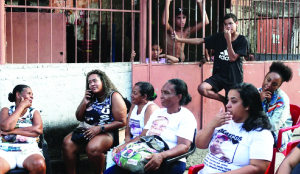 Rio residents tackle gangs as crime dominates Brazil election