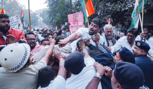 Roads blocked across Bengal over harassment in SIR