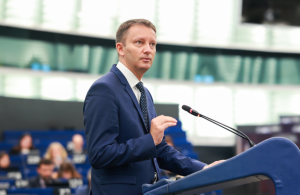 Romania's president nominates Siegfried Muresan as new PM to break deadlock