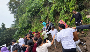 Row over girl's shorts sparks brawl at Pune's Sinhagad fort; 8 booked