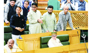 Row over Sheikh, Maharaja holiday in J&K House