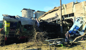 Russian and Ukrainian attacks kill 10 after mall drone strike