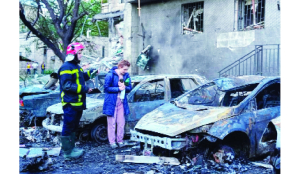 Russian strikes kill 6 across Ukraine