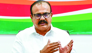 Sapkal rakes up Ajit Pawar’s remarks to demand Mohol’s resignation