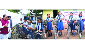 Saraswati Cycle Yojana bridges distance for Chhattisgarh girls