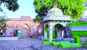 SC permits Muslims to offer Friday prayers on dargah land near Bhojshala complex
