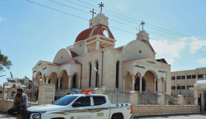 Sectarian attacks rock Christian town in Syria