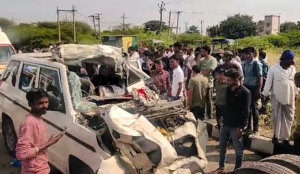 Seven killed as SUV crashes into parked trailer in Gujarat's Bhavnagar