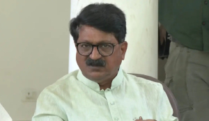Shiv Sena (UBT) warns rebel MPs against merger with Eknath Shinde faction