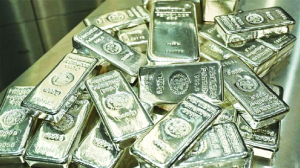 Silver falls 2% to Rs 2.5 lakh/kg; gold advances Rs 700 per 10 gms