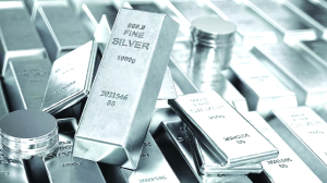 Silver futures slide INR 9,467 to INR 2.15 lakh/kg; extends 10-day rout amid volatility