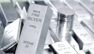 Silver futures tumble amid strengthening US dollar