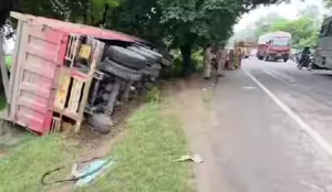 Six killed as truck collides with tempo in UP's Sambhal