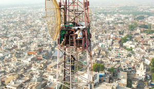Sky-high protest ends after notification of anti-sacrilege law