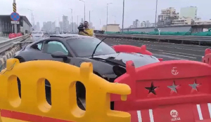 Speeding Porsche crashes into divider on Mumbai Coastal road, driver escapes unhurt